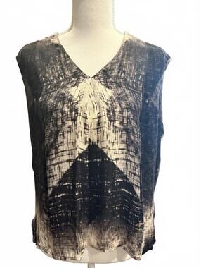 Halston Heritage 100% silk size 6 sleeveless top